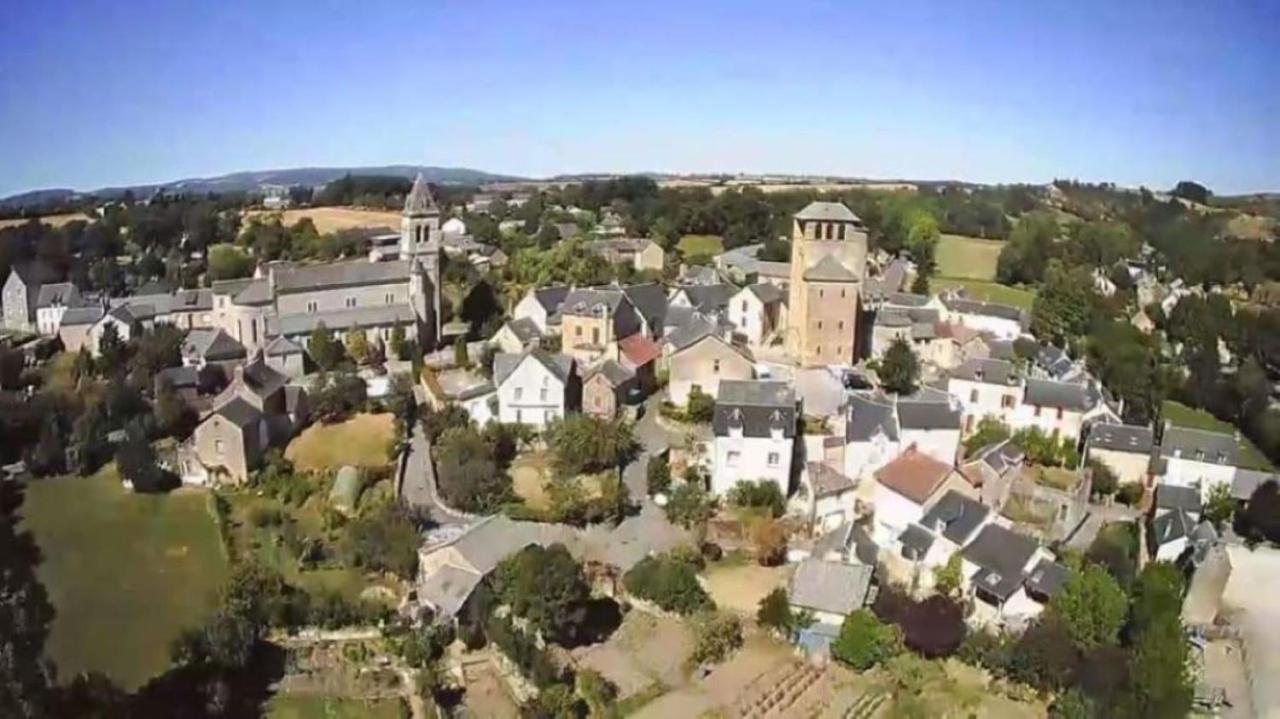 Le Gite De La Vieille Eglise De Coussergues Eksteriør bilde