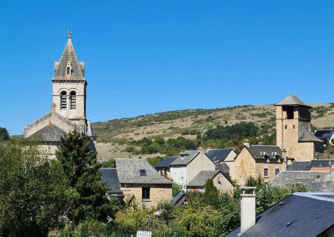 Le Gite De La Vieille Eglise De Coussergues Eksteriør bilde